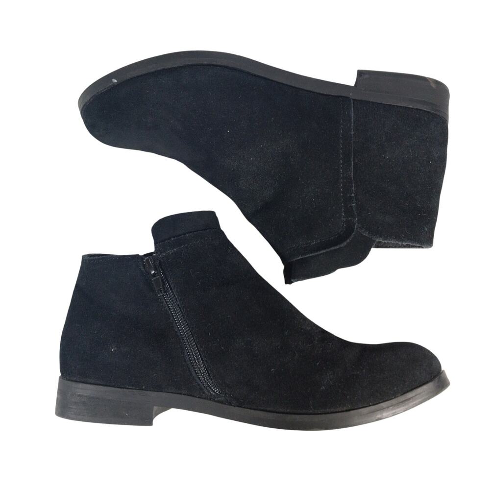 STEVE MADDEN! BLACK GENUINE SUEDE LEATHER LOW HEELED ZIPPER ANKLE BOOTS! SZ 8.5M